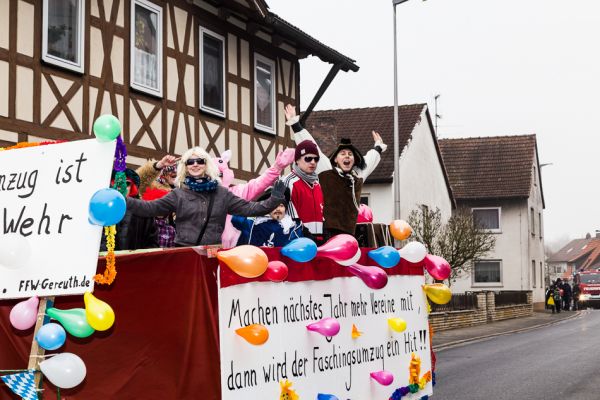 faschingsumzug-2015-24-20150217-17307695488561B436-7B1C-1FBE-6546-FB91385A85F9.jpg