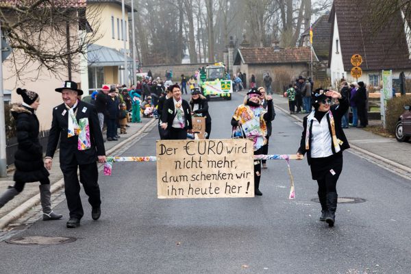 faschingsumzug-2015-34-20150217-1281371161E7B500FC-942F-5486-8F24-3207B6C82BB0.jpg