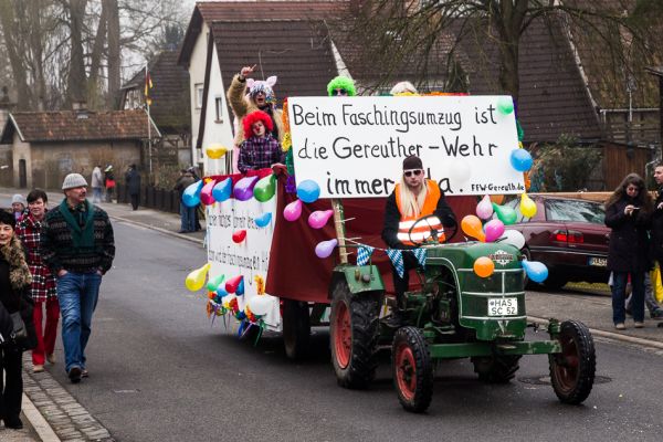 faschingsumzug-2015-39-20150217-19978707304A8A9A3F-4C03-EB43-12E6-860E4D84EB26.jpg