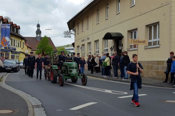 festzug-ebern-17-20170514-1728405273E762FBD3-470A-6ADB-BF7F-613D5AAD2CC7.jpg