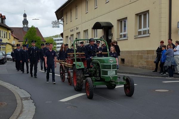 festzug-ebern-8-20170514-1038120433A8700642-3C9D-8E9B-BAF1-226C2A0F9D5E.jpg